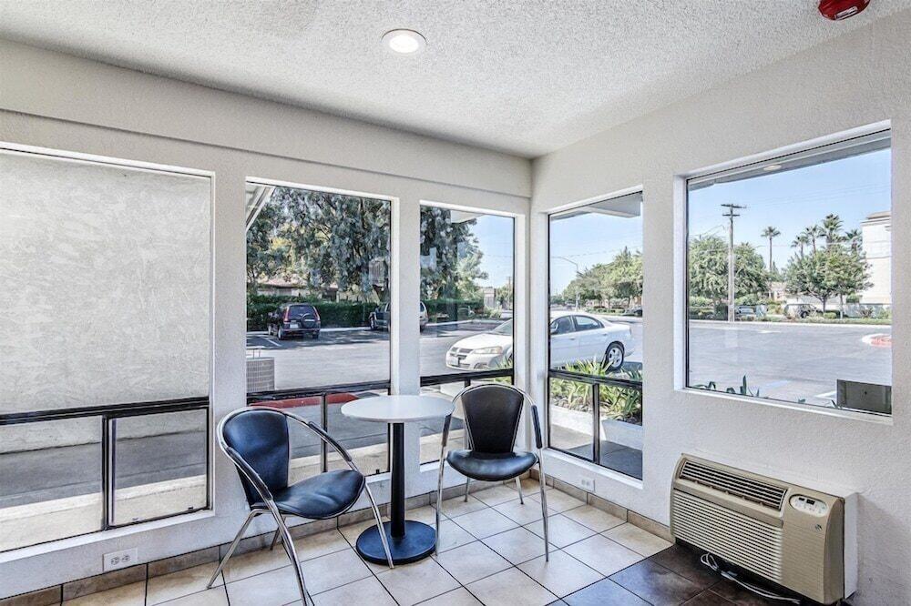 Motel 6 Modesto CA photo 10