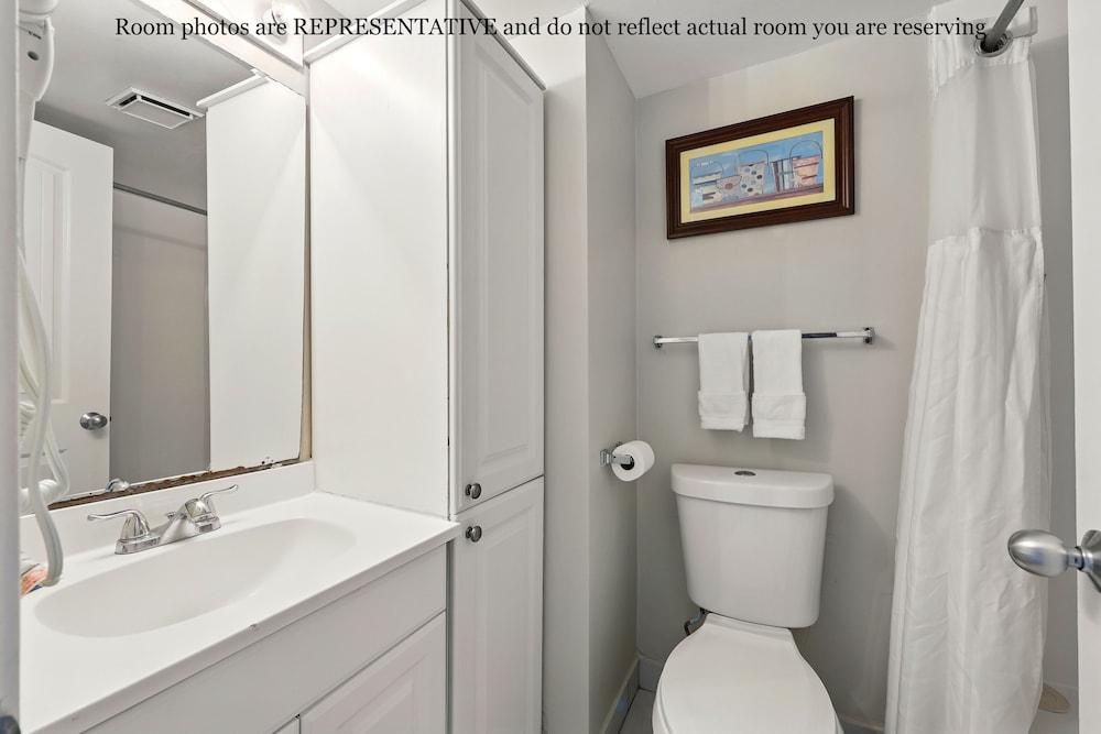 Beacher's Lodge Oceanfront Suites photo 22