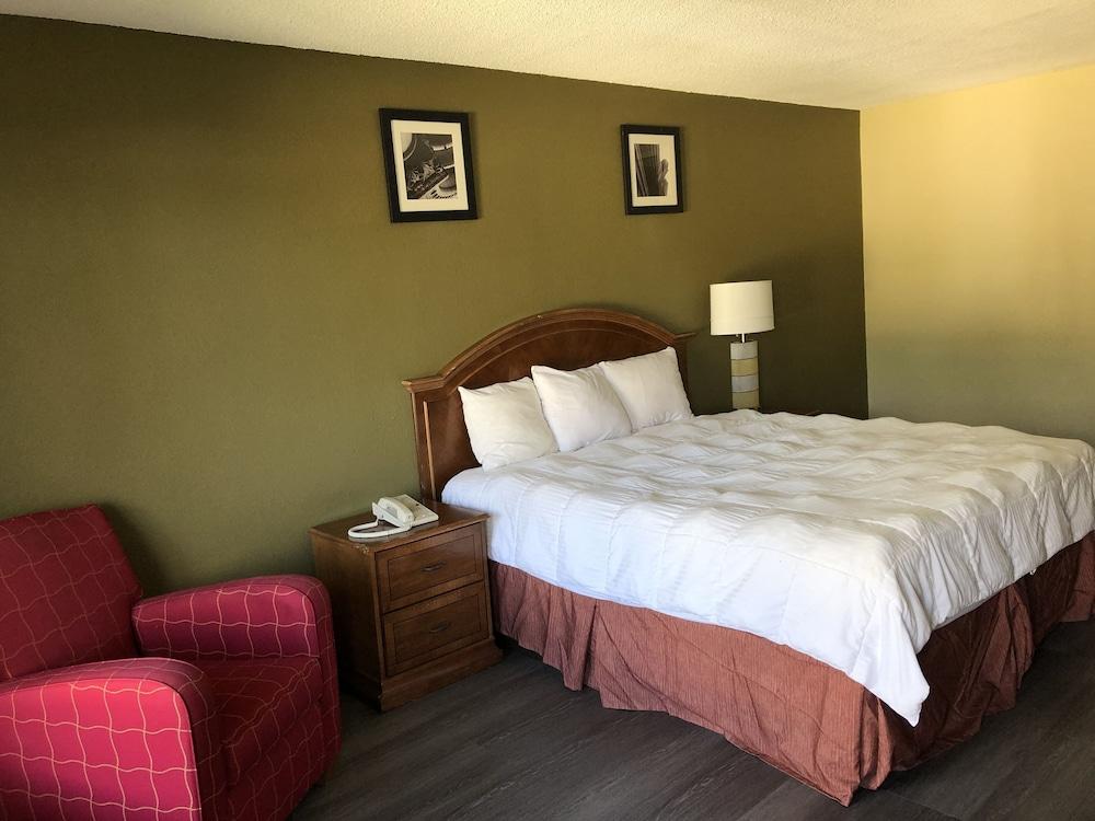 Americas Best Value Inn Wilson photo 19