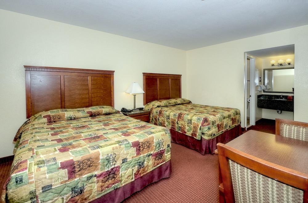Relax Inn And Suites photo 3