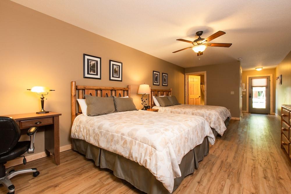 Appeldoorn's Sunset Bay Resort photo 44