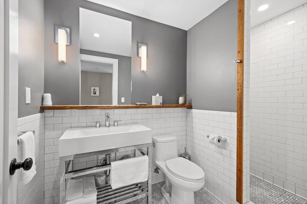 Howard Hotel photo 32