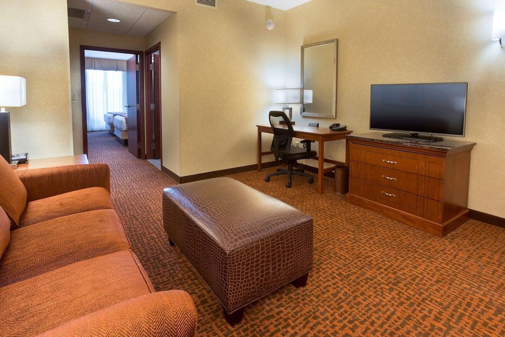 Drury Plaza Hotel Mt. Vernon photo 8