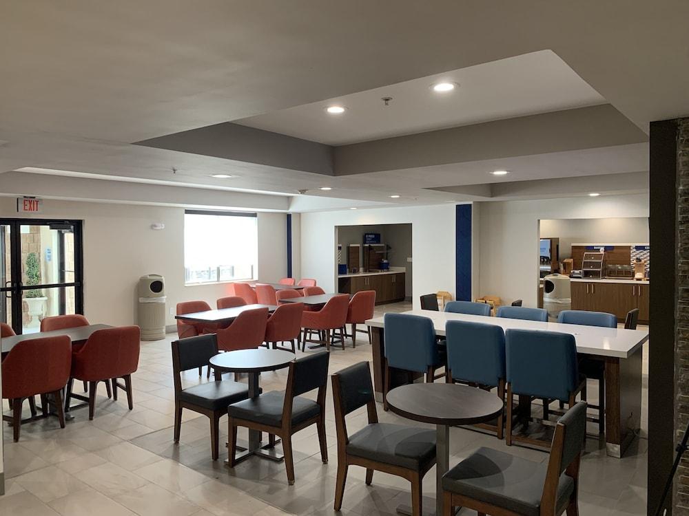 Holiday Inn Express West Point by IHG photo 29