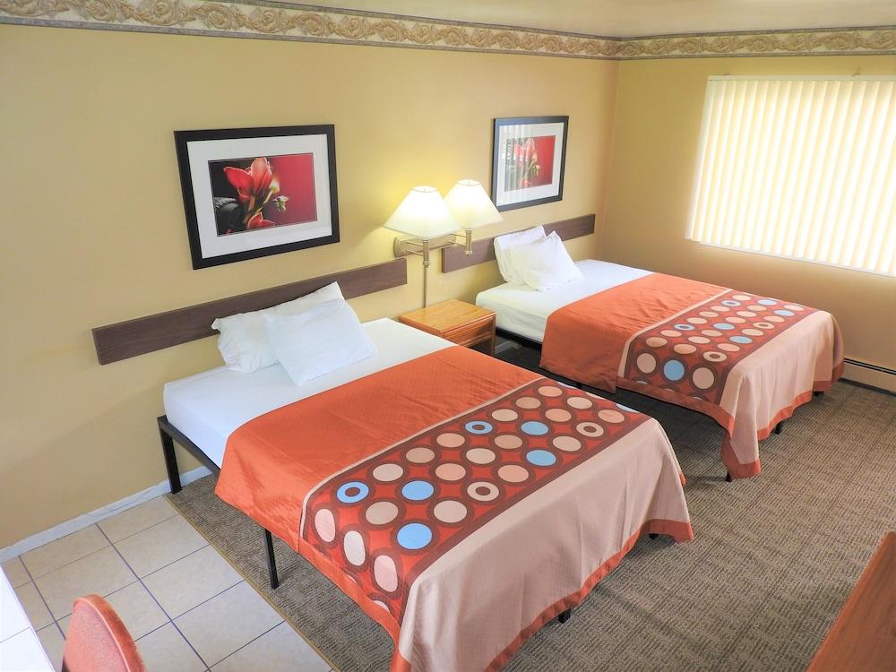 Country Meadow inn photo 2