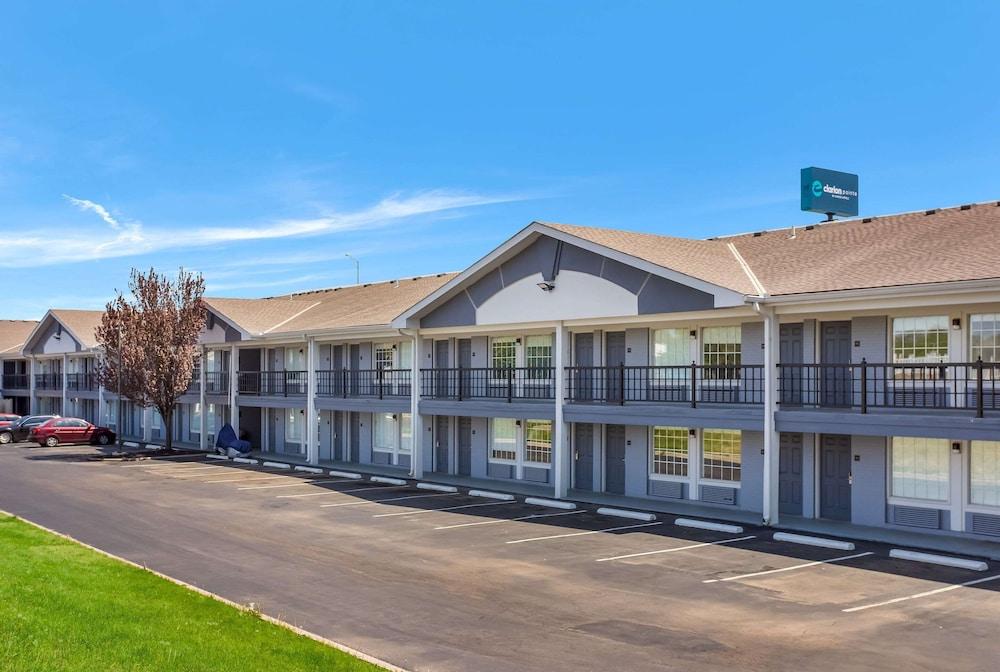 Clear View Inn Independence photo 49