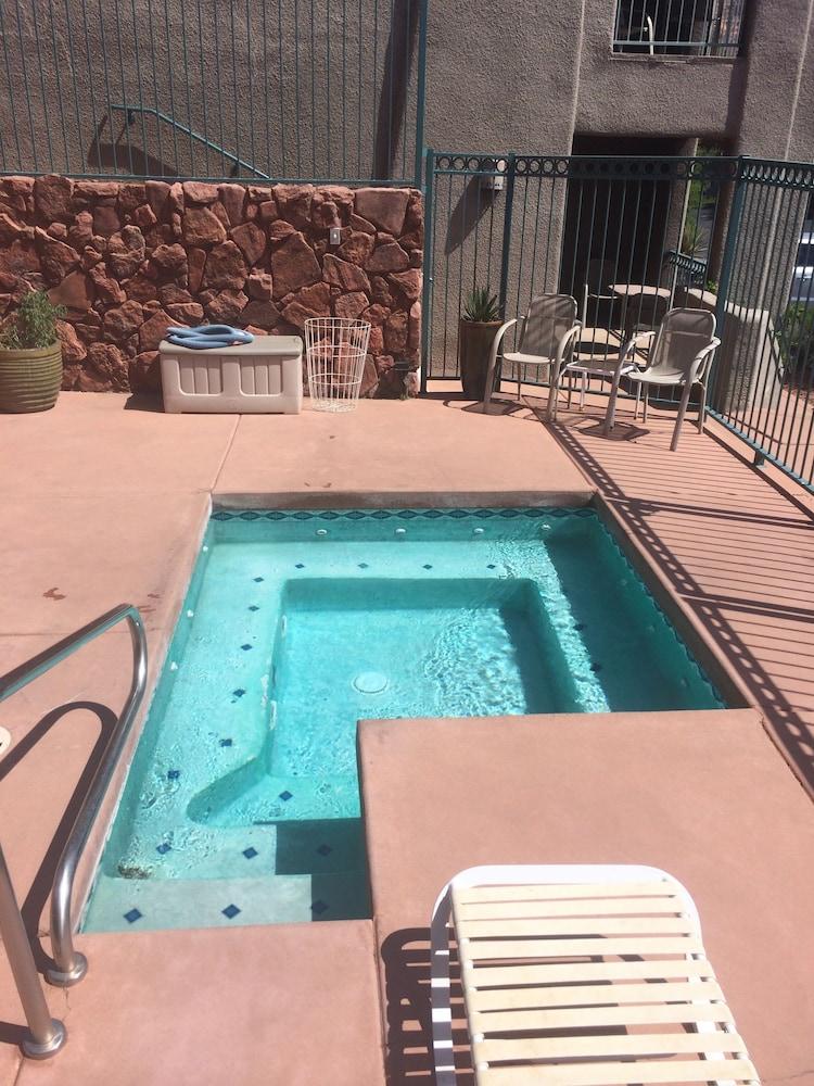 Southwest Inn at Sedona photo 37