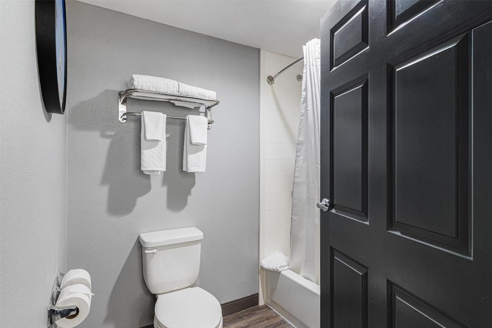 Best Western Plus Savannah Gateway photo 26