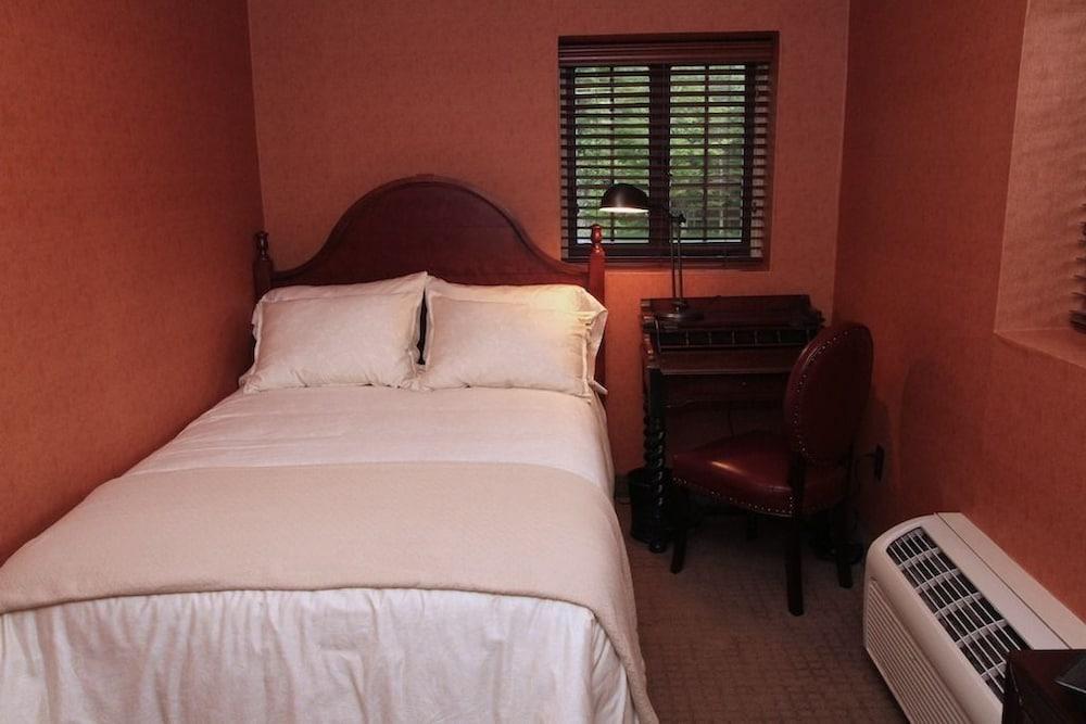 The Beaumont Inn photo 8