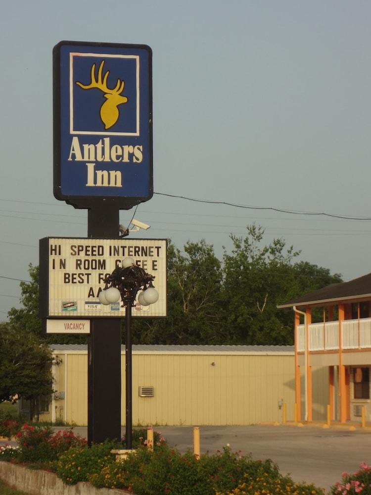 Antlers Inn photo 19