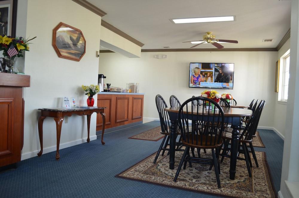 Madison Inn Lodge photo 11