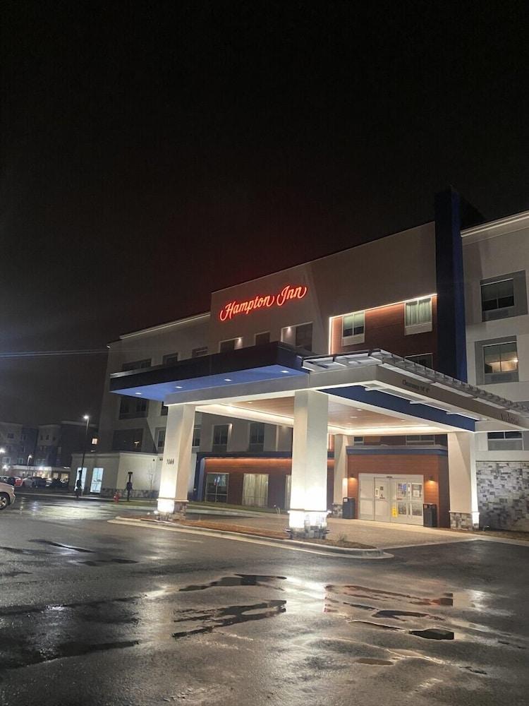 Hampton Inn Glendale Milwaukee, WI photo 1