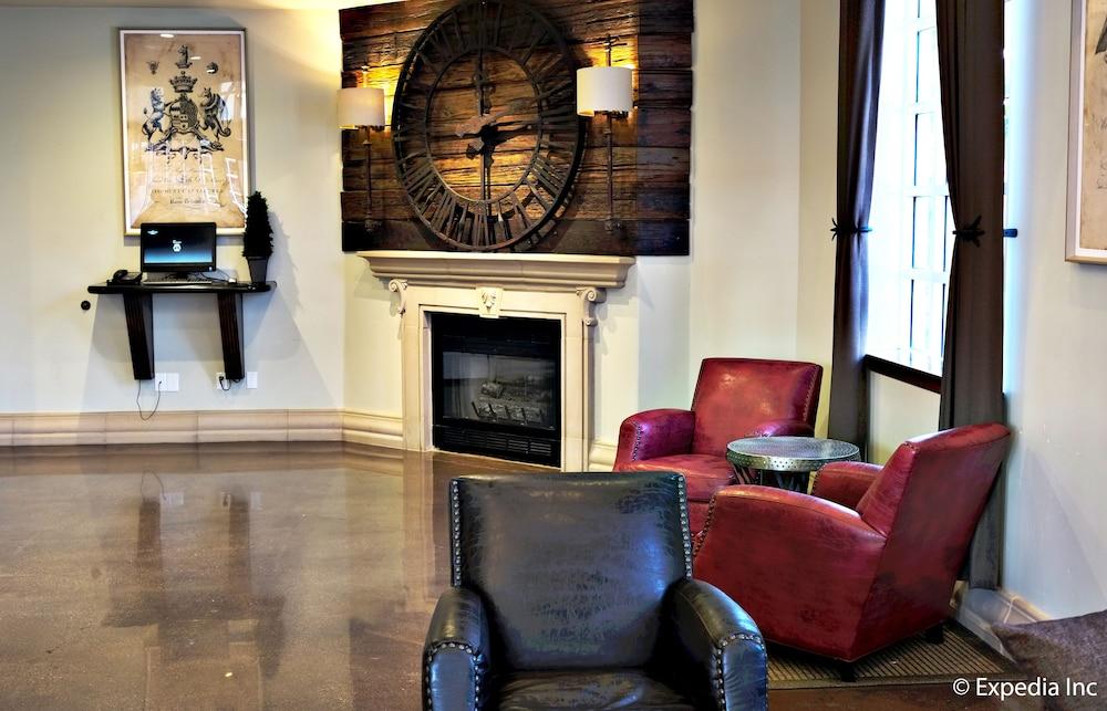 Anaheim Camelot Inn & Suites photo 33