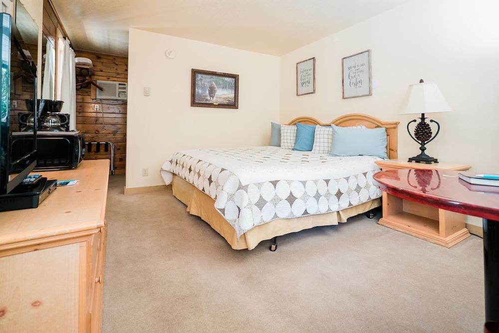 Battle Creek Lodge photo 7