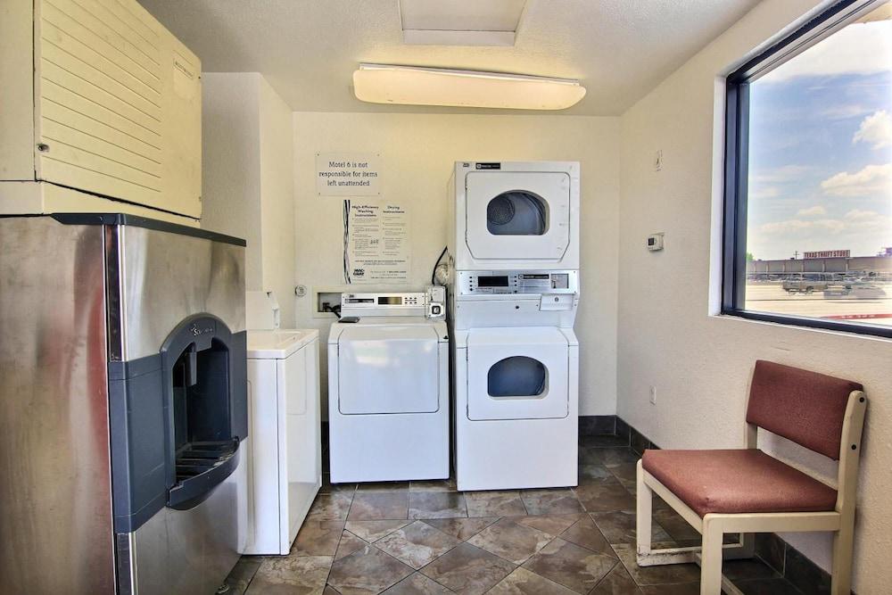 Motel 6 Austin, TX - Central Downtown UT photo 22