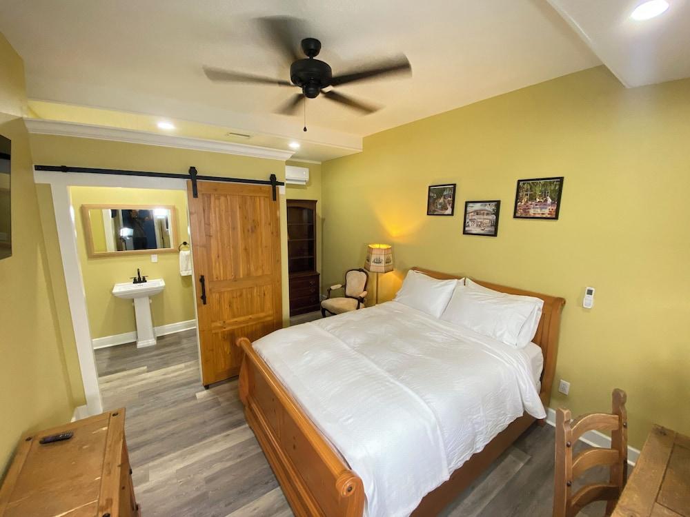 The Roanoke Hotel photo 7