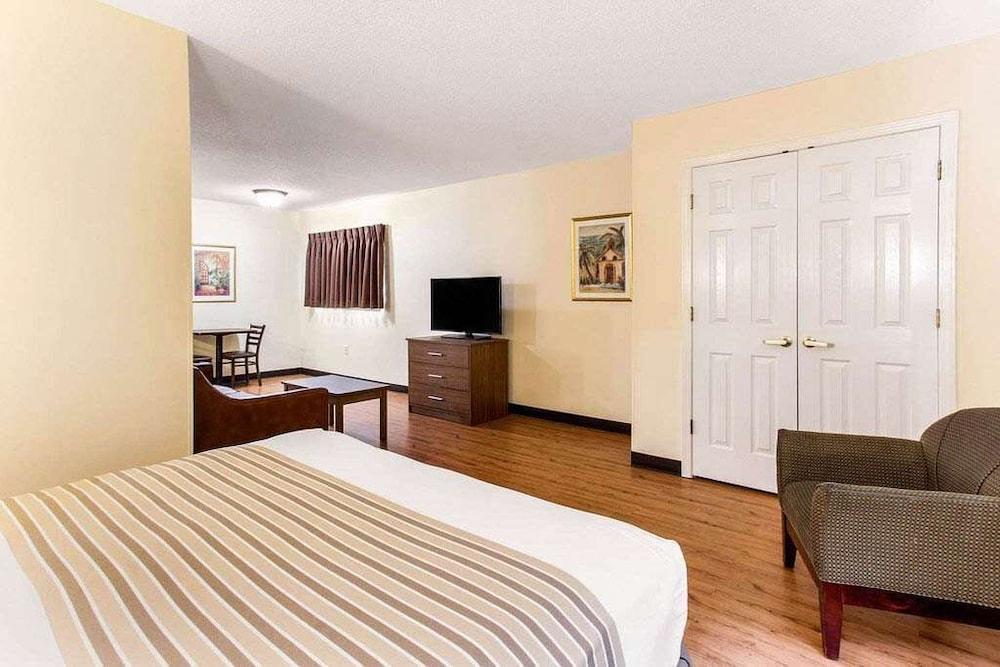 Motel 6 Myrtle Beach, SC photo 8