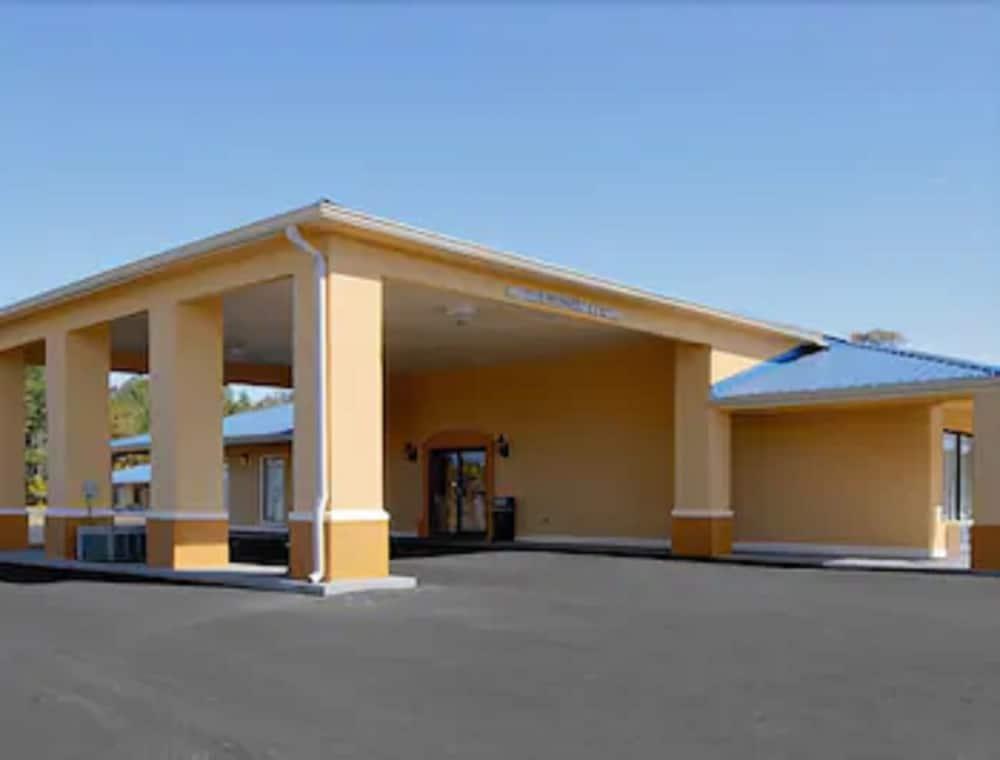 Days Inn by Wyndham DeFuniak Springs photo 19