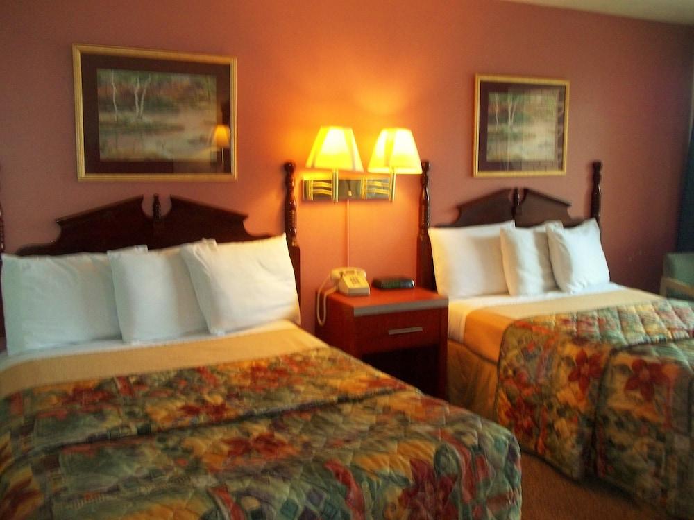 Royal Motel photo 25