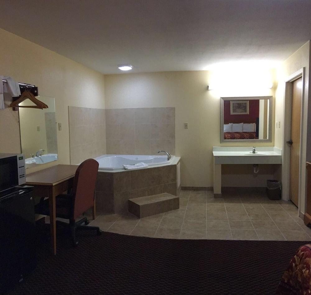 Voyager Inn photo 9