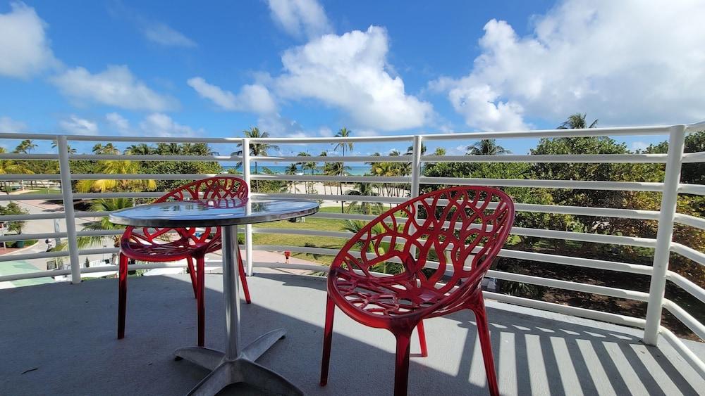 Strand Ocean Drive Suites photo 77