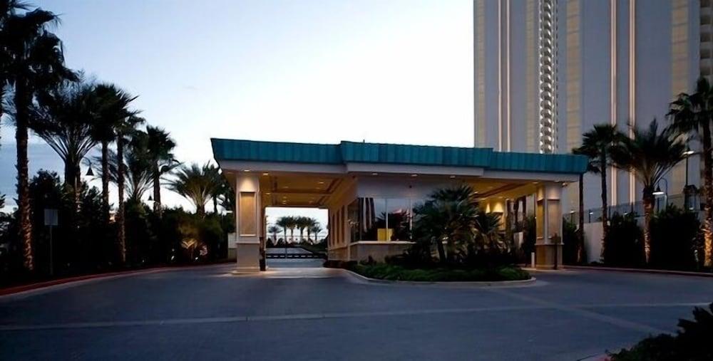 Jet Luxury Resorts @ The Signature Condo Hotel photo 90
