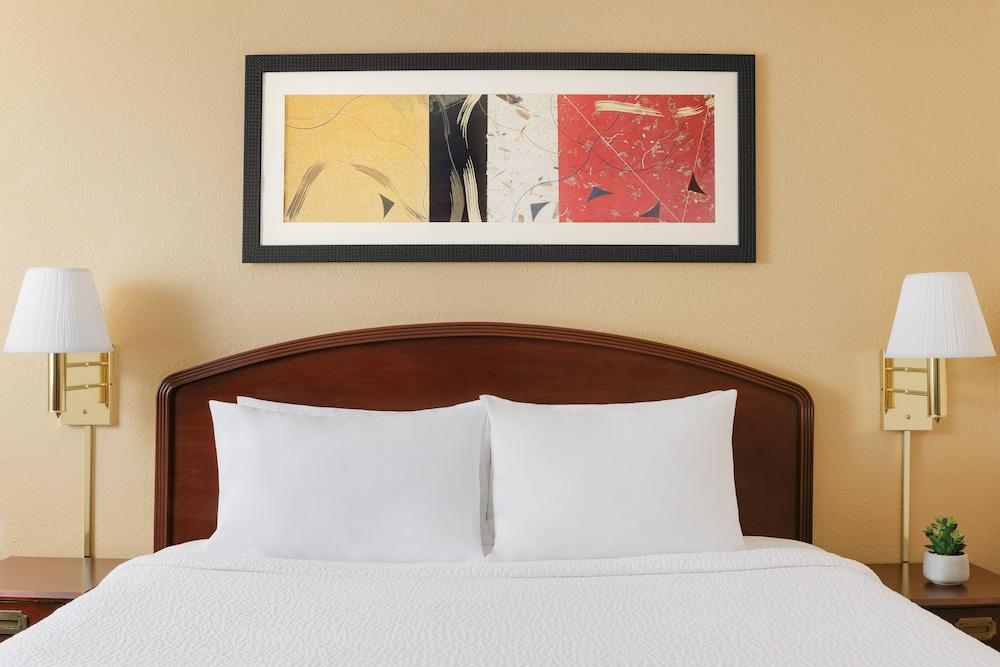 Courtyard Flint by Marriott photo 5