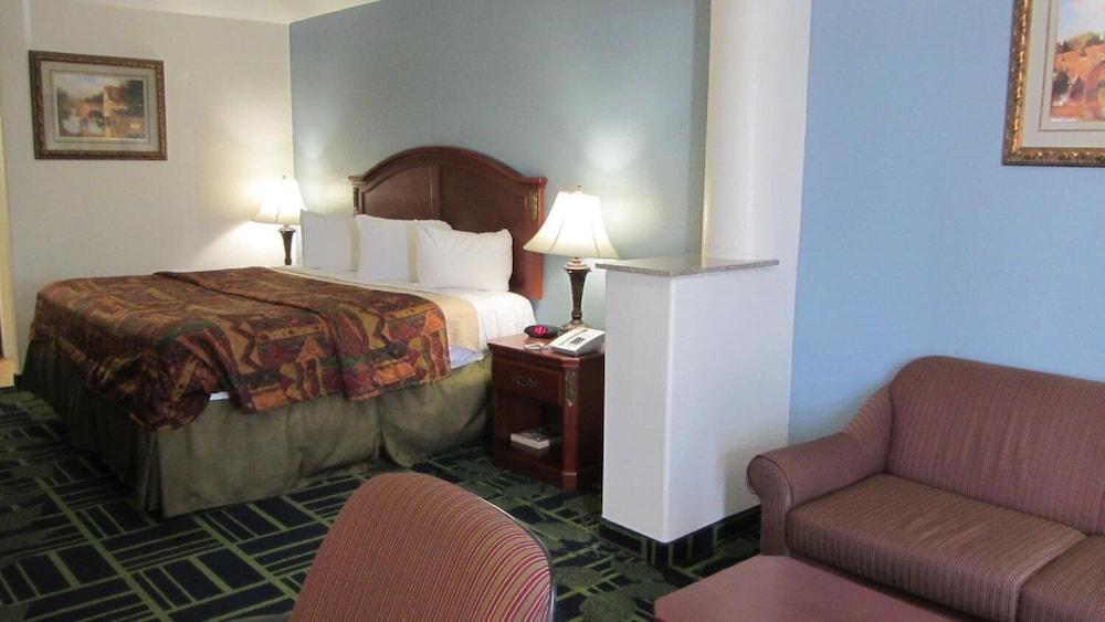 Regency Inn photo 19