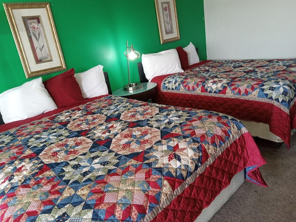 Capri Motel photo 46