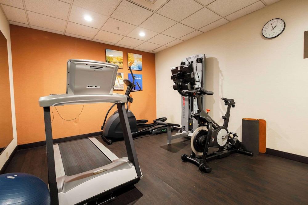 Comfort Suites Springfield I-70 photo 88