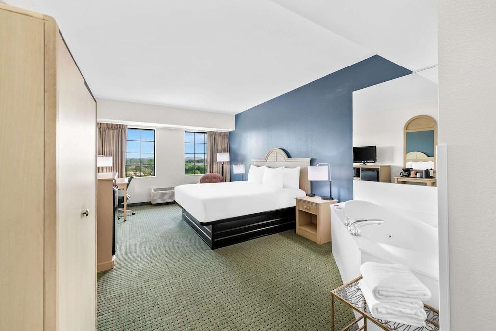 Clarion Inn Branson photo 40