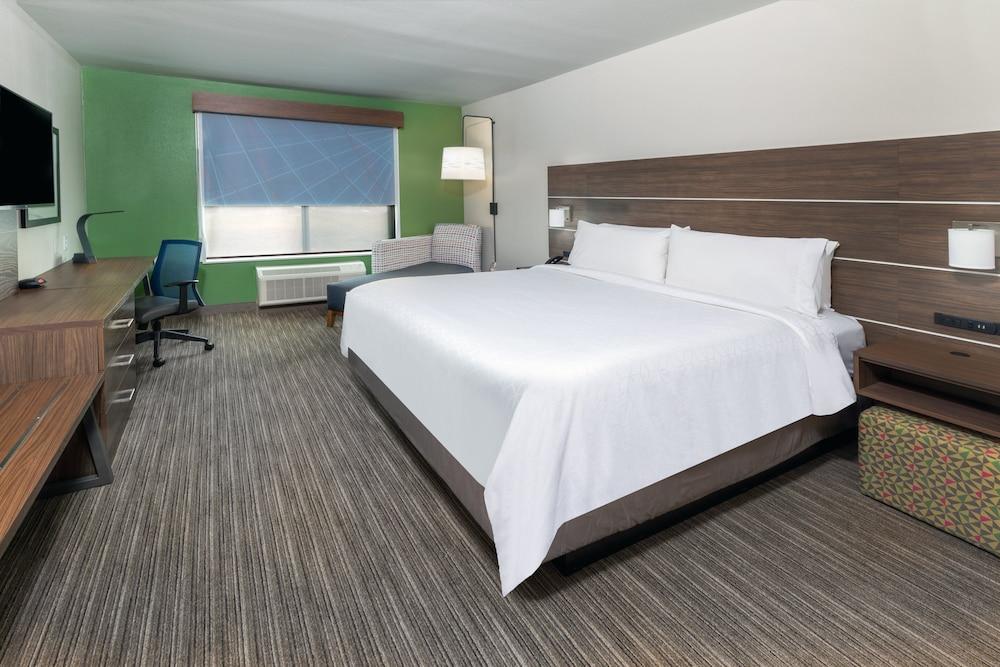 Holiday Inn Express & Suites West by IHG photo 21