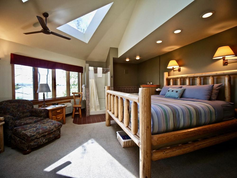 Whaleback Inn photo 40