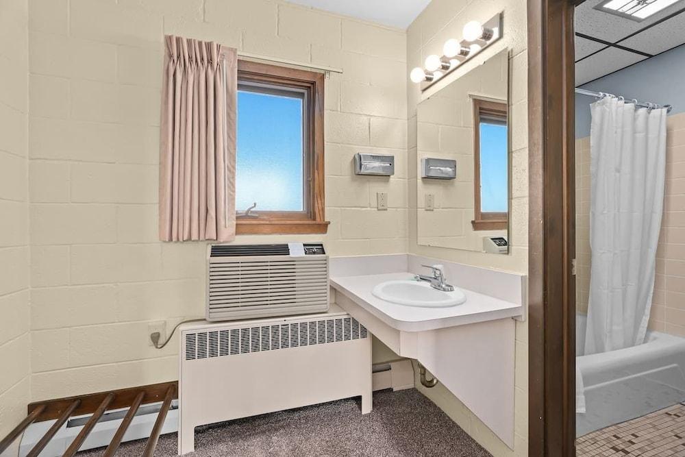 Pine View Inn photo 23