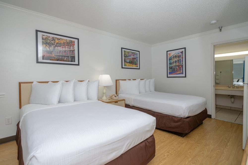 Contempra Inn photo 11