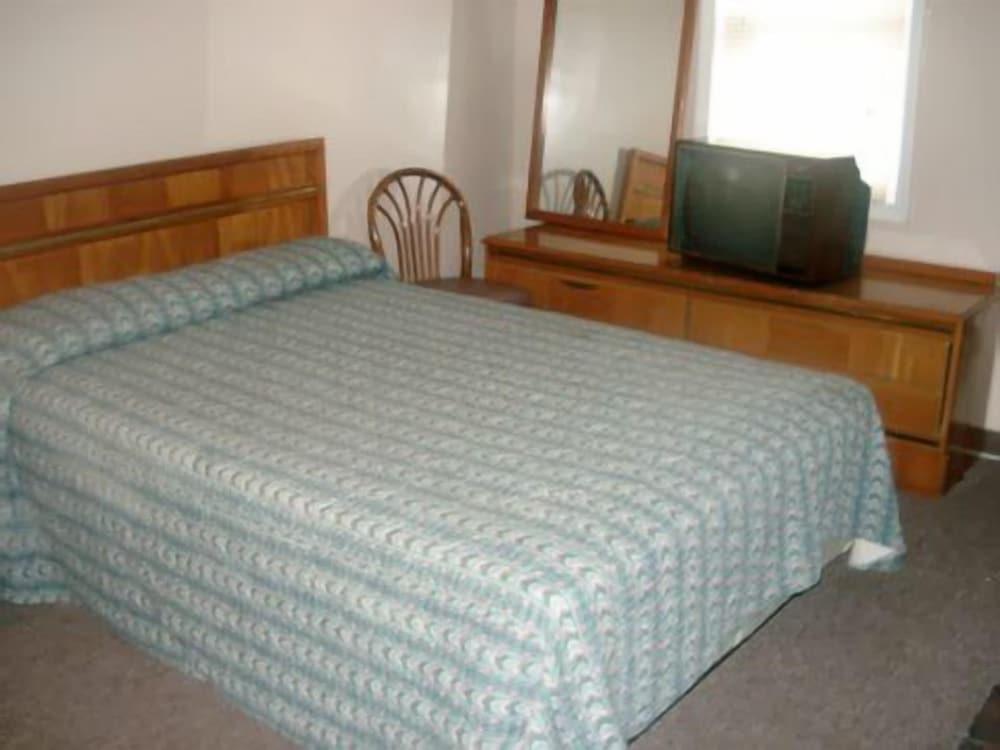 New Sea Breeze Motel photo 2