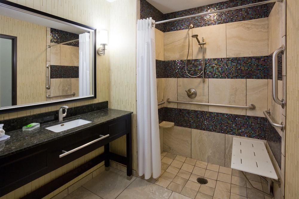 Holiday Inn Express & Suites Davenport by IHG photo 20