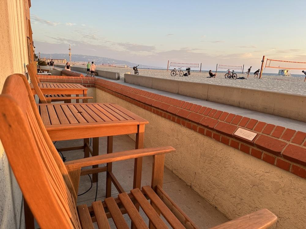 The Vurpillat Beachfront Hotel photo 82