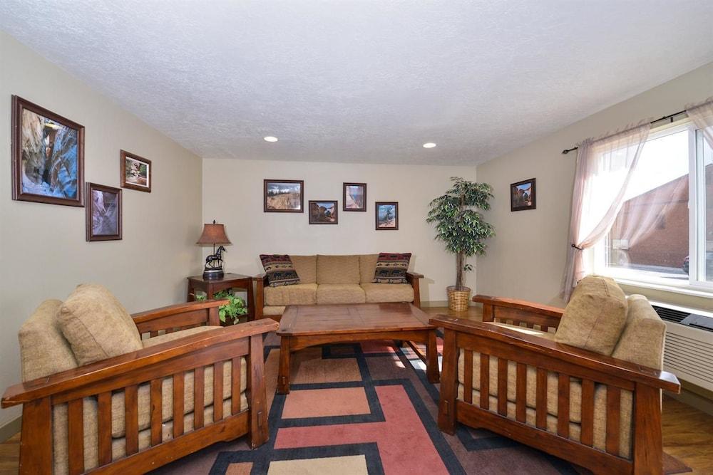 Red Ledges Inn photo 62