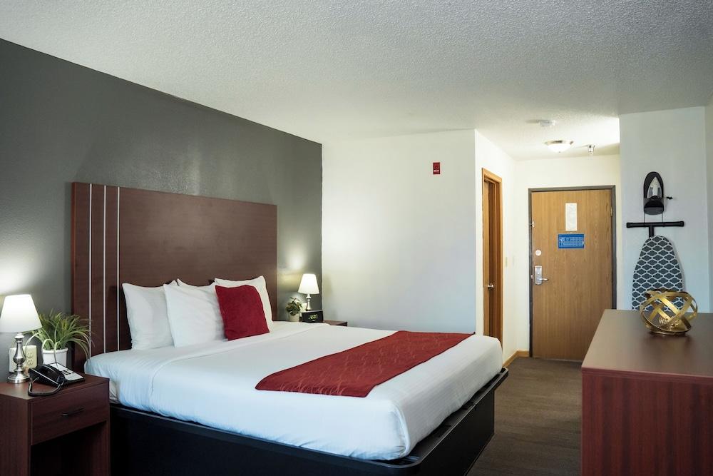 Victorian Inn & Suites photo 23