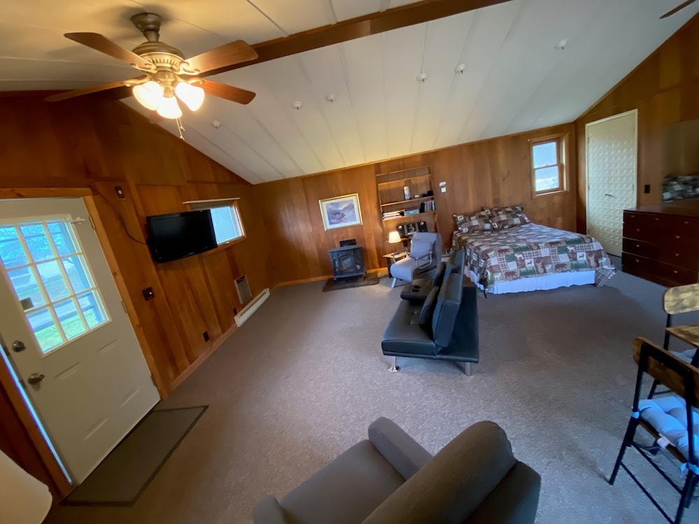 Gale River Motel photo 57