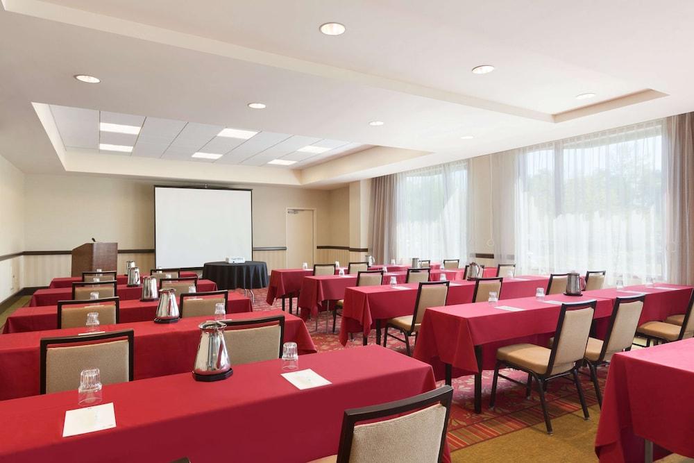 Embassy Suites by Hilton Boston Waltham photo 57