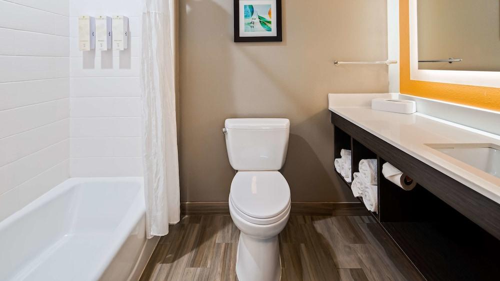 Holiday Inn Express And Suites Pasadena Houston Southeast by IHG photo 29