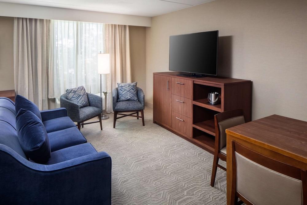 DoubleTree by Hilton Ann Arbor North photo 12