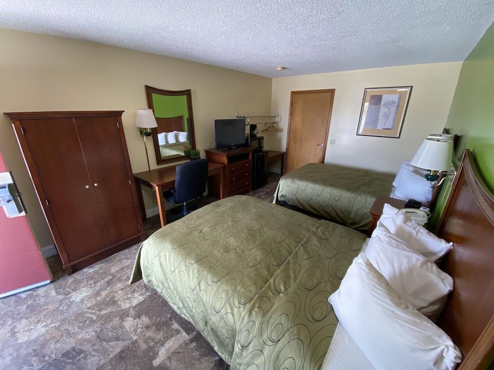 Rodeway Inn photo 4