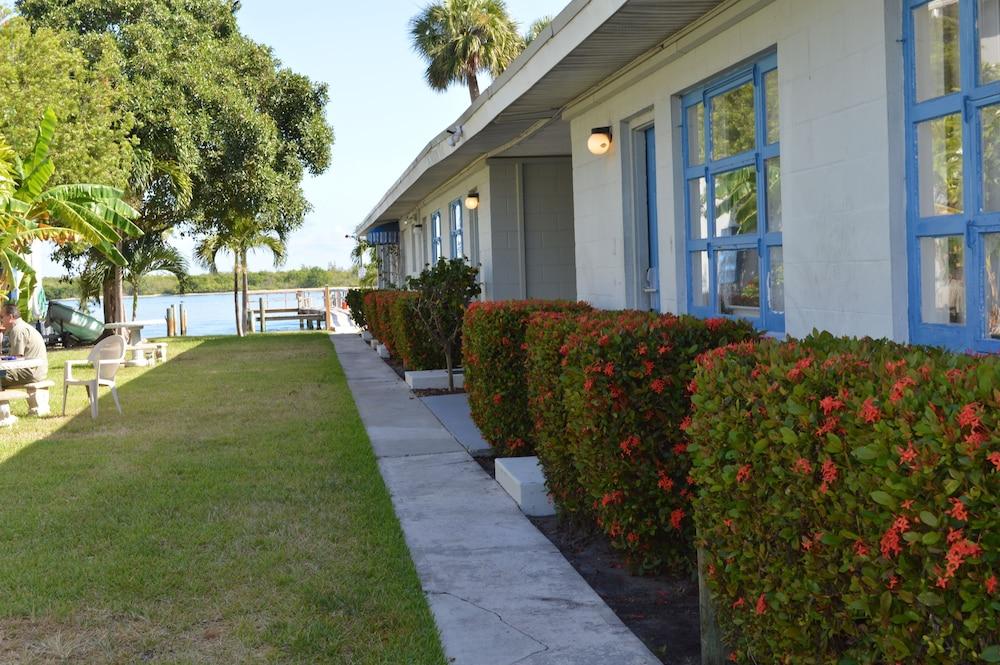 Dockside Inn & Resort photo 14