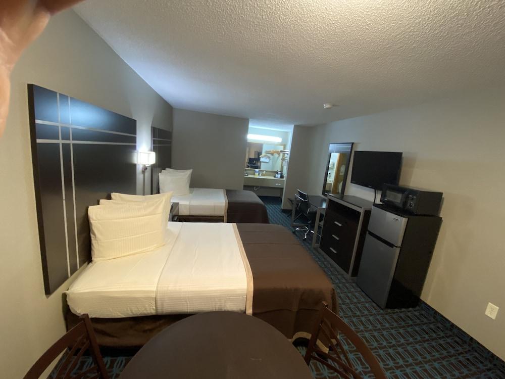 Deluxe Inn Fayetteville - I-95 Exit 49 photo 38