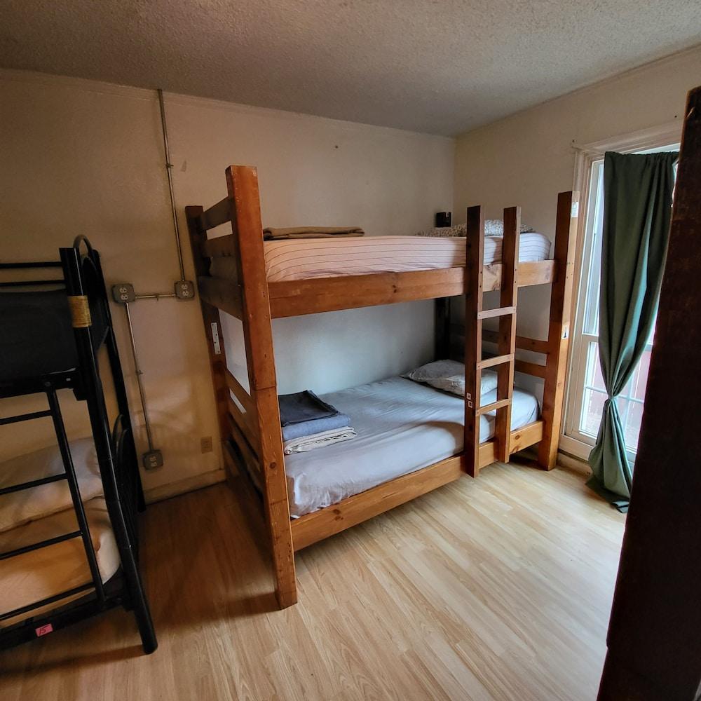 Wild Wild West Backpackers Hostel photo 12