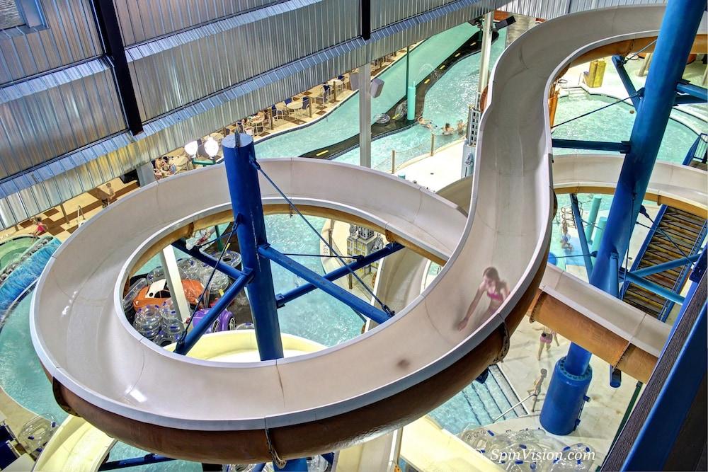 Metropolis Resort photo 43
