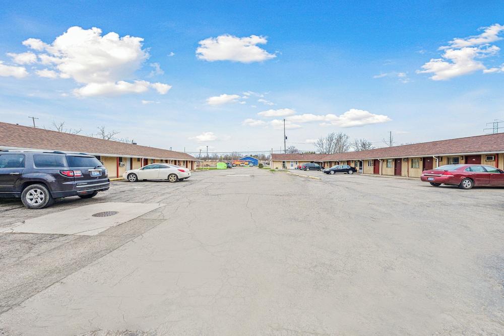 Flint Motel by OYO MI Near I-475 photo 33